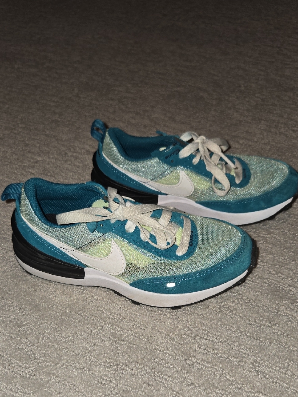Kids Nike Teal and White Running Shoes Size 12.5